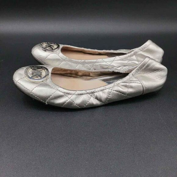 MICHAEL KORS MK Designer METALLIC SILVER LEATHER BALLET FLATS SILVER - SIZE 8M - Picture 3 of 7